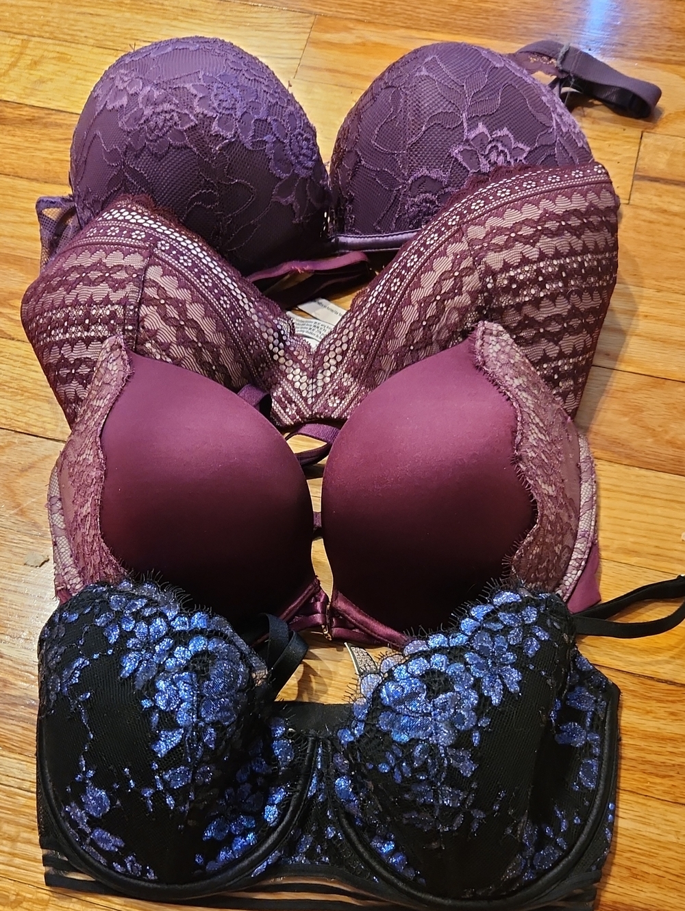 VS 32DD bra bundle
